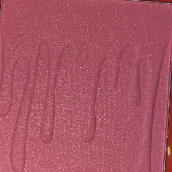 Kylie x The Grinch Bundle - Picture 2 of 4